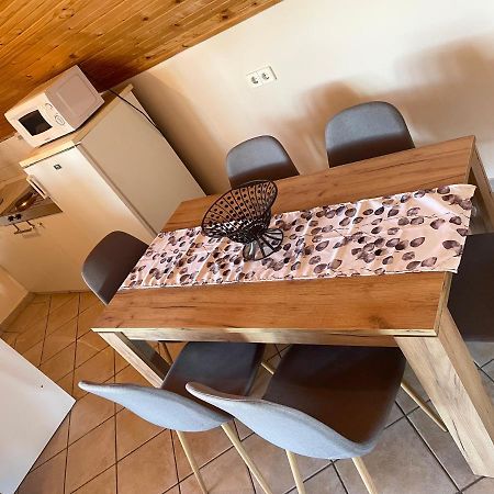Esther Apartman Gyenesdias Ngoại thất bức ảnh