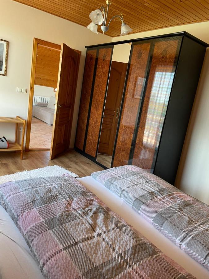 Esther Apartman Gyenesdias Ngoại thất bức ảnh